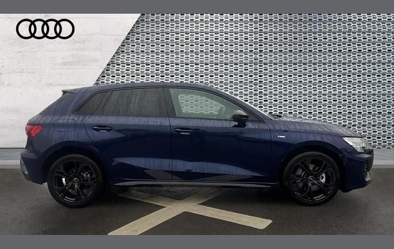 New Audi A3 e-tron Black Edition 200 HP (147 kW) 2025 Blue Hatchback