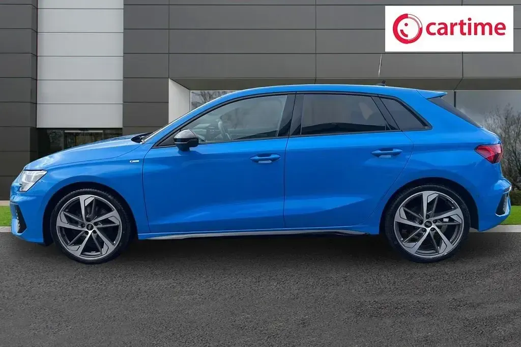 Used Audi A3 Sportback Comfort 150 HP (110 kW) 2022 Blue Hatchback