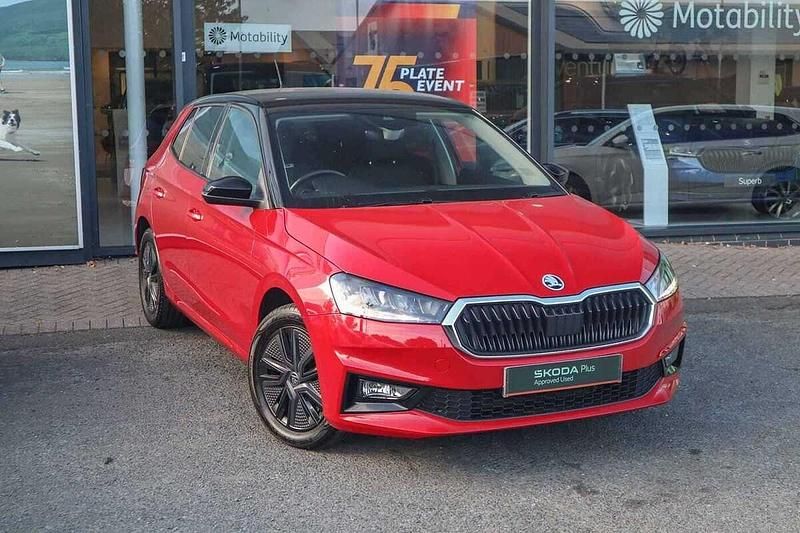 Velvet red metallic body / black magic pearl effect roof Used 2023 Skoda Fabia Colour Edition Hatchback | £15,297 (Fair price) - Image 1/4