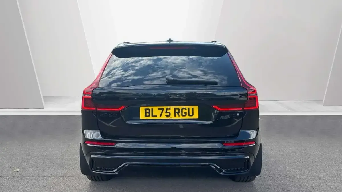 Used Volvo XC60 Plus 345 HP (253 kW) 2025 Black SUV