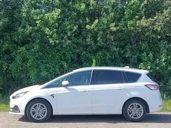 Used Ford S-MAX Titanium 150 HP (110 kW) 2022 White MPV