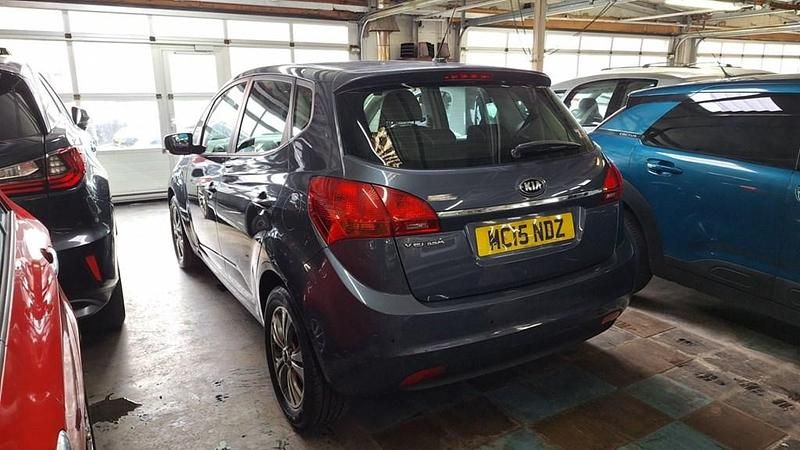 Used Kia Venga 123 HP (90 kW) 2015 Blue Hatchback
