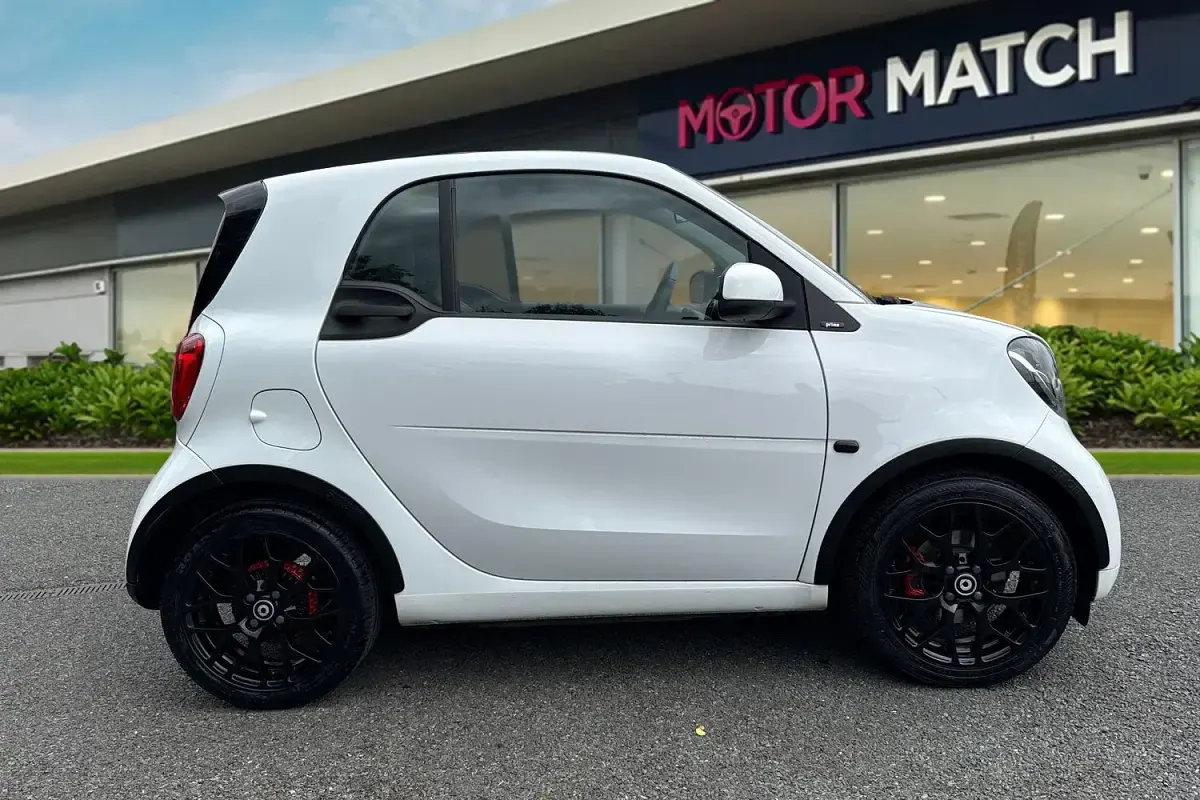 Used Smart ForTwo Coupé Premium 71 HP (52 kW) 2017 White Coupe