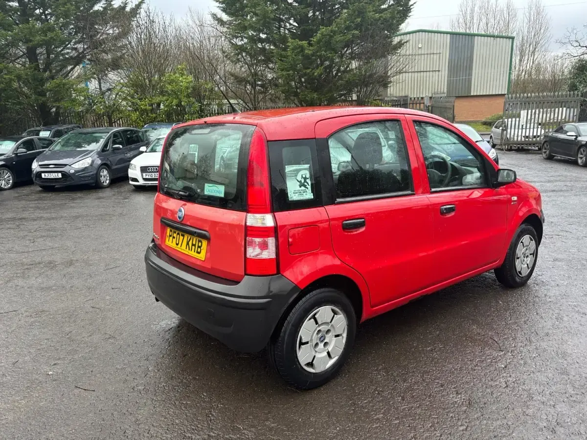 Begagnad Fiat Panda Active 54 HK (39 kW) 2007 Röd Halvkombi