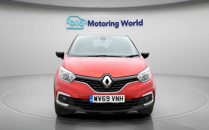 Used Renault Captur Iconic 90 HP (66 kW) 2019 Red/black SUV