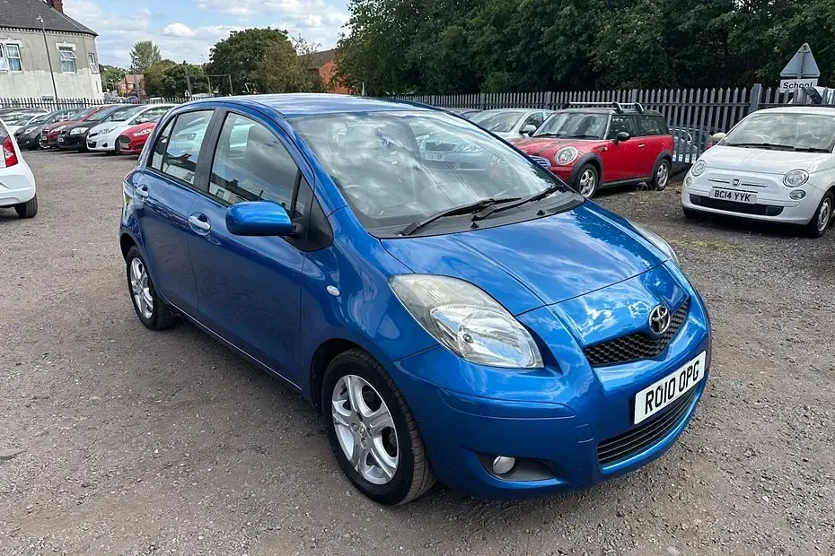 Used Toyota Yaris 101 HP (74 kW) 2010 Blue Hatchback
