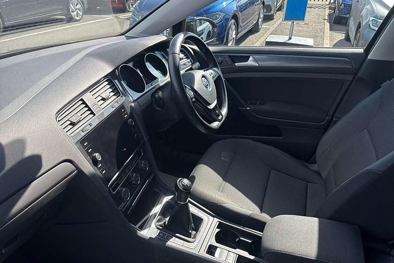 Used VW Golf VII SE 123 HP (90 kW) 2017 Black Hatchback