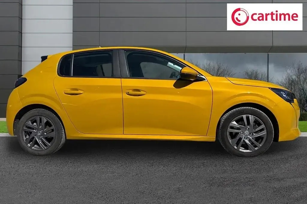 Used Peugeot 208 Active Premium 102 HP (75 kW) 2021 Yellow Hatchback