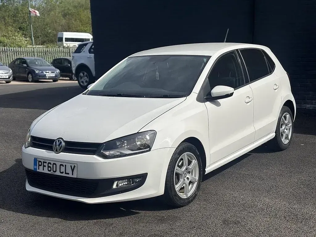 Used VW Polo 60 HP (44 kW) 2011 White Hatchback