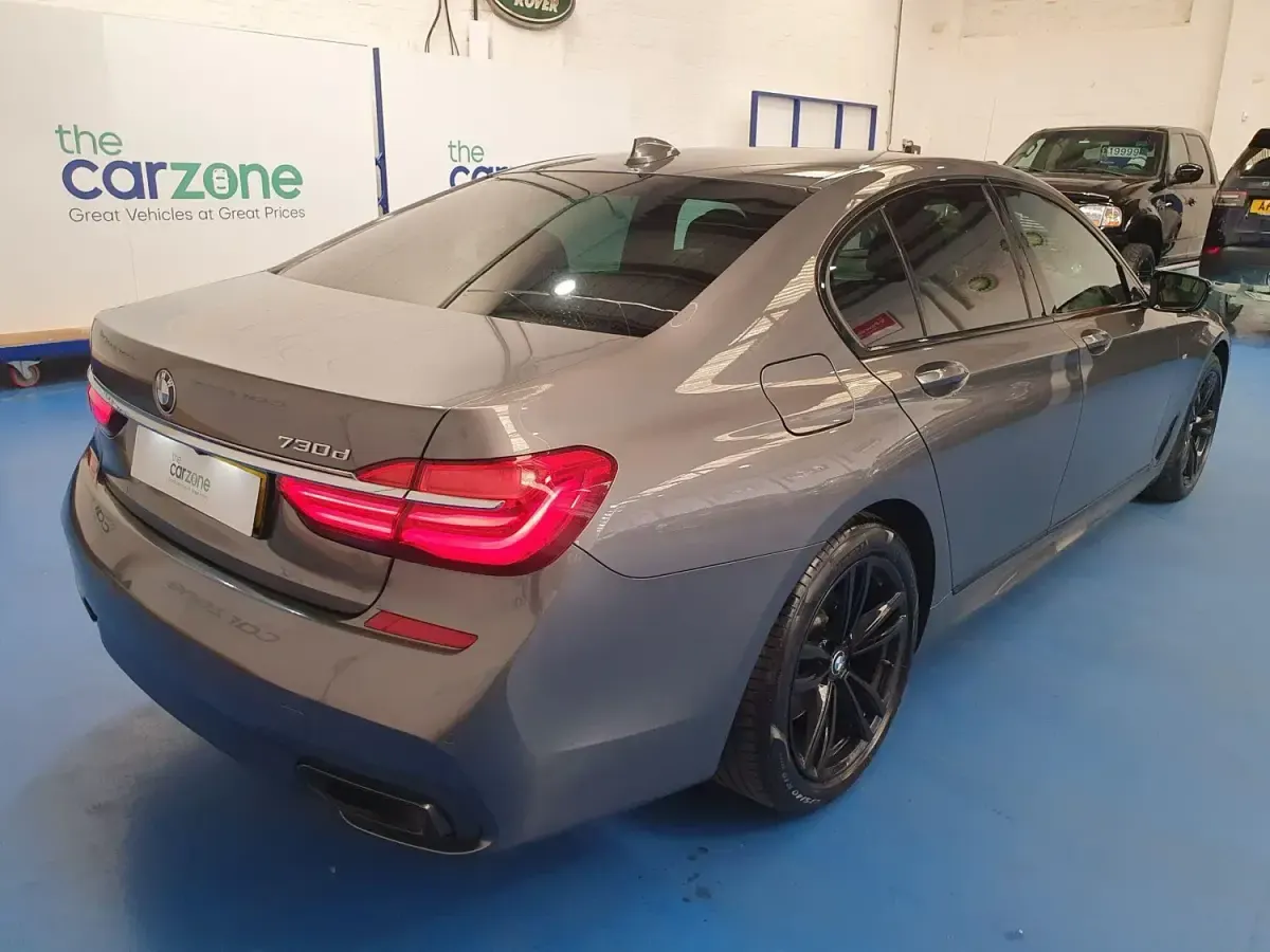 Usado BMW 730 M Sport 2017 Gris Berlina