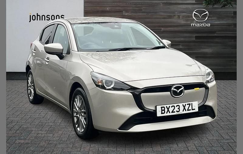 Used Mazda 2 Exclusive-Line 88 HP (64 kW) 2023 Silver Hatchback