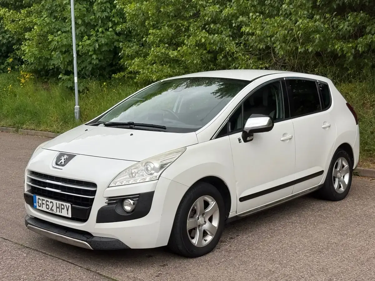 Used Peugeot 3008 2012 White Estate