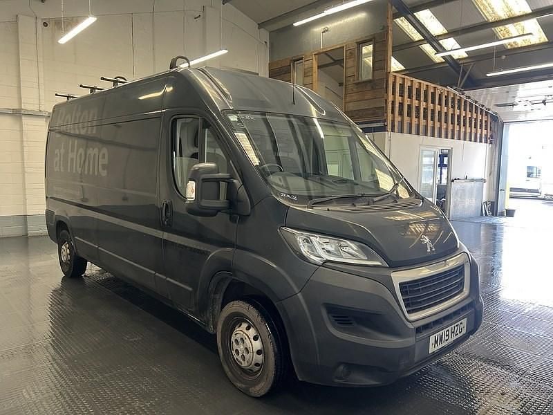 Begagnad Peugeot Boxer 130 HK (95 kW) 2019 Svart Van