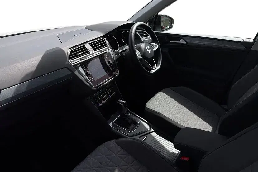 Used VW Tiguan Life 150 HP (110 kW) 2021 White SUV
