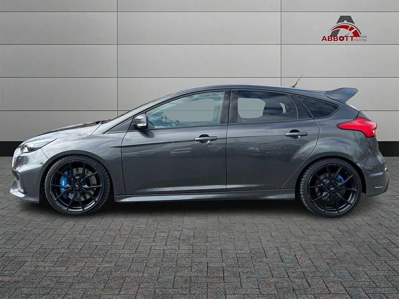 Usado Ford Focus RS 350 HP (257 kW) 2017 Cinzento Citadino