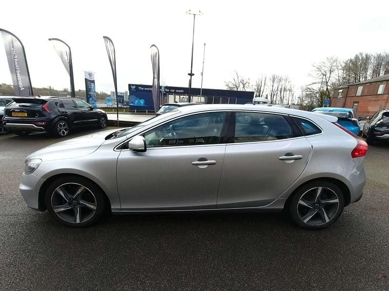 Begagnad Volvo V40 R-Design 2014 Silver Halvkombi