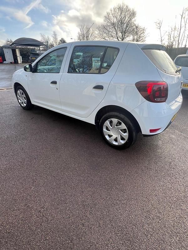 Used Dacia Sandero Essentiel 2018 White Hatchback