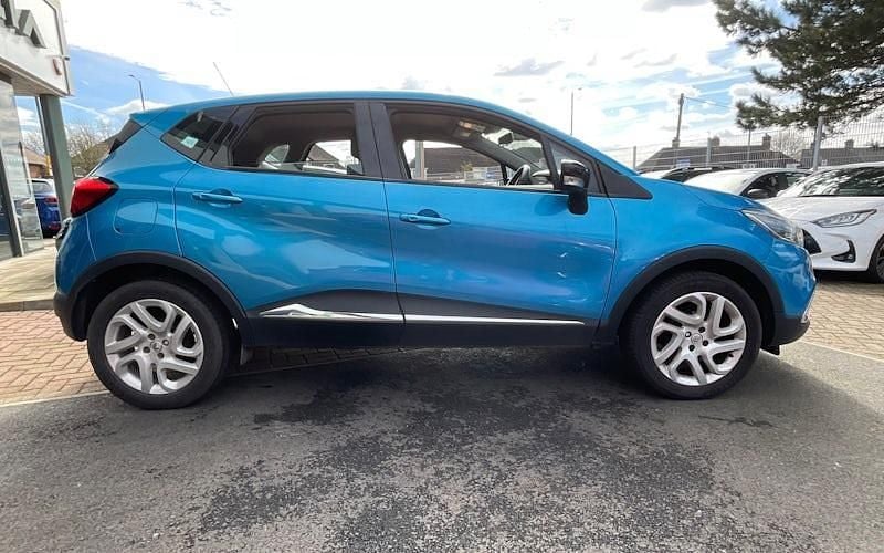Used Renault Captur Dynamique 90 HP (66 kW) 2016 SUV