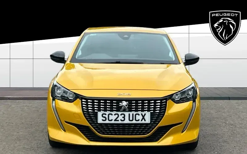 Used Peugeot 208 Active+ 75 HP (55 kW) 2023 Yellow Hatchback