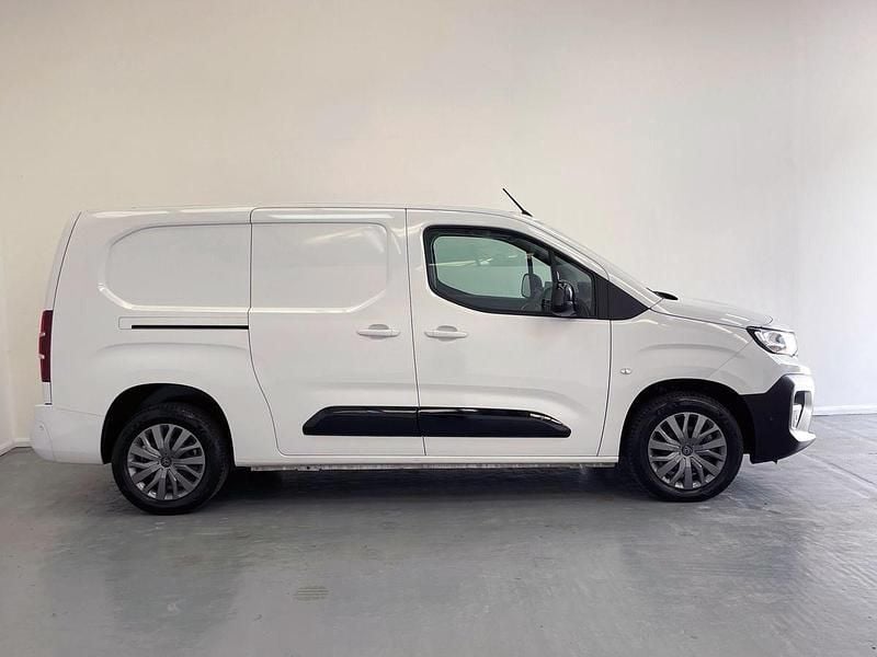 Second-hand Peugeot Partner 100 CP (73 kW) 2024 Alb Monovolum