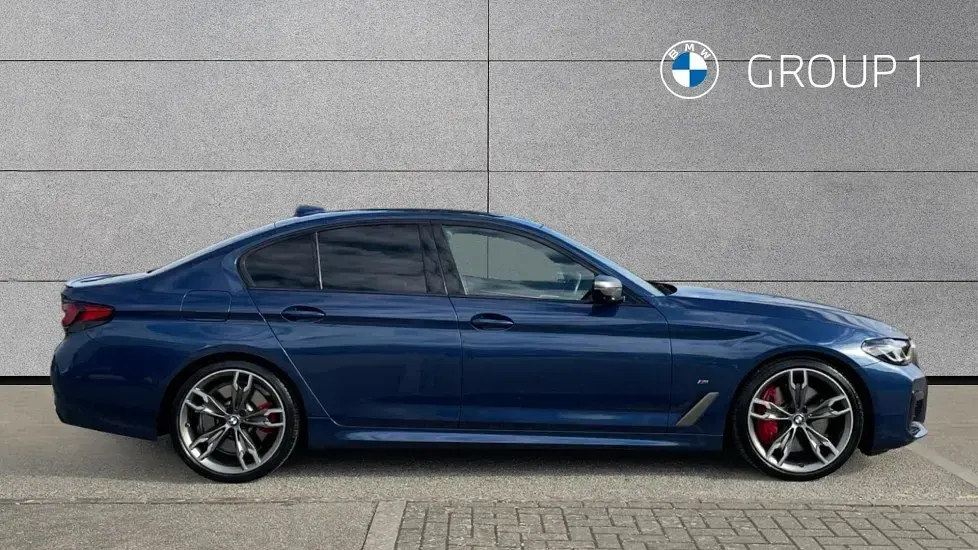 Usado BMW M550 Shadowline 530 CV (389 kW) 2022 Azul Berlina