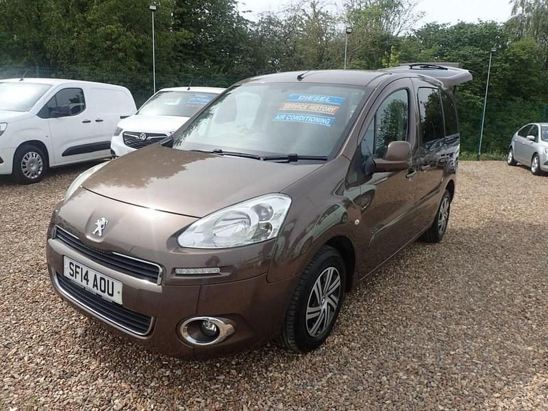 Used Peugeot Partner Tepee S 92 HP (67 kW) 2014 Brown MPV