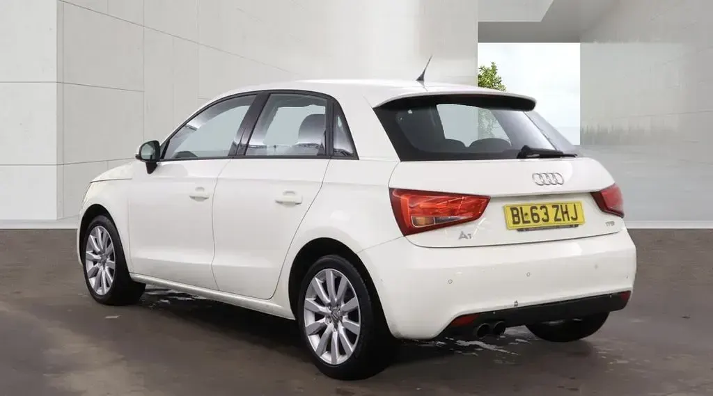 Used Audi A1 Sportback Sport 122 HP (89 kW) 2014 White Hatchback
