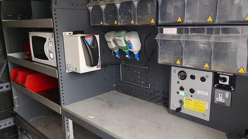 Image 4/4