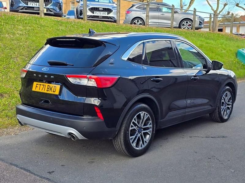 Begagnad Ford Kuga Titanium 2022 Svart SUV
