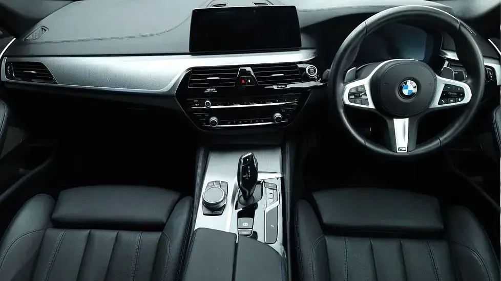 Used BMW 520 M Sport 188 HP (138 kW) 2020 White Sedan