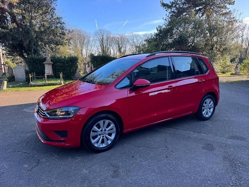Used VW Golf Sportsvan SE 110 HP (80 kW) 2016 Red MPV