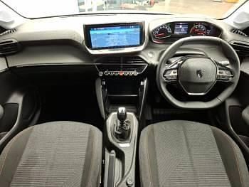 Used Peugeot 208 Style 101 HP (74 kW) 2025 White Hatchback