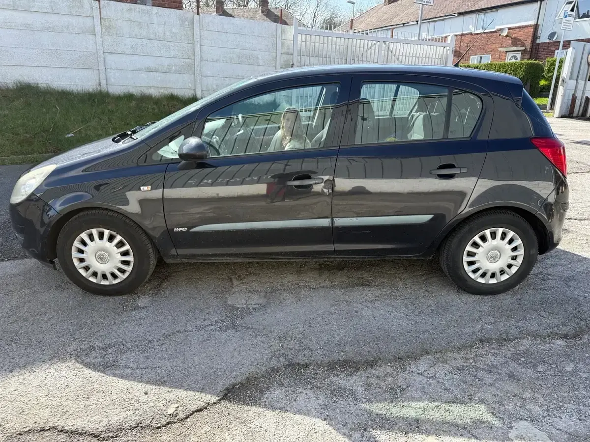 Used Vauxhall Corsa 79 HP (58 kW) 2007 Black Hatchback