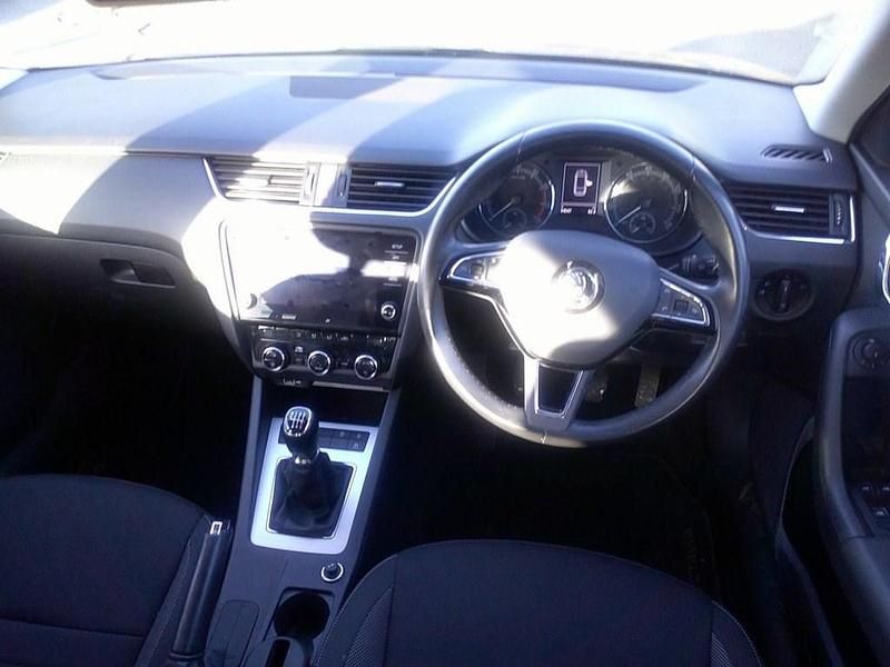 Used Skoda Octavia SE 150 HP (110 kW) 2018 Grey Estate