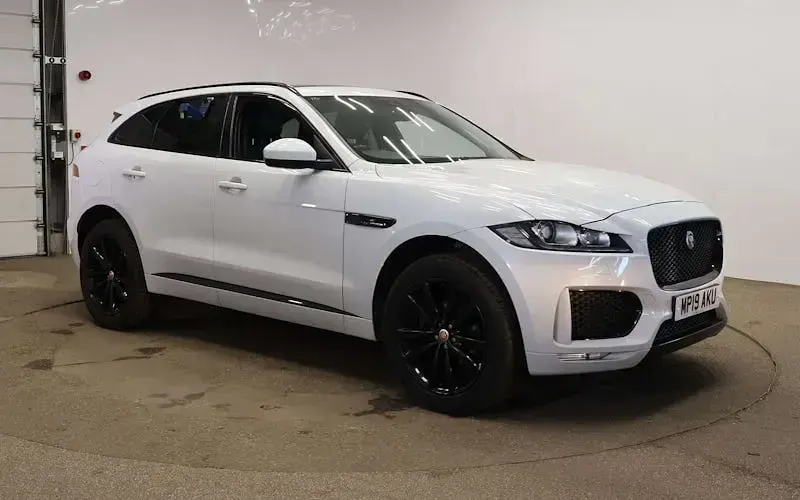 Usado Jaguar F-Pace Chequered Flag 180 HP (132 kW) 2019 SUV