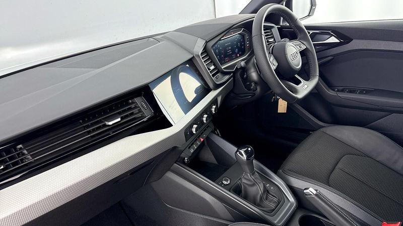 Used Audi A1 Sportback Black Edition 150 HP (110 kW) 2025 Glacier white Hatchback