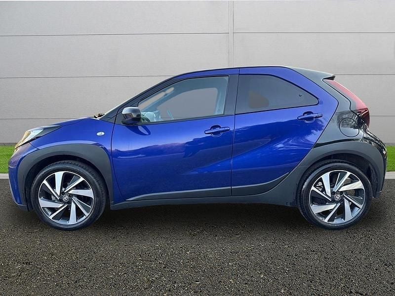 Used Toyota Aygo X 72 HP (52 kW) 2023 Blue SUV