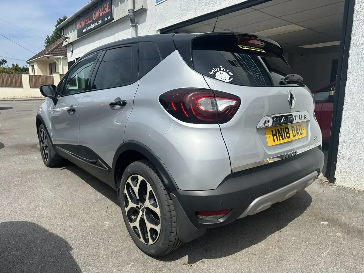 Used Renault Captur Signature 108 HP (79 kW) 2018 Silver/black SUV