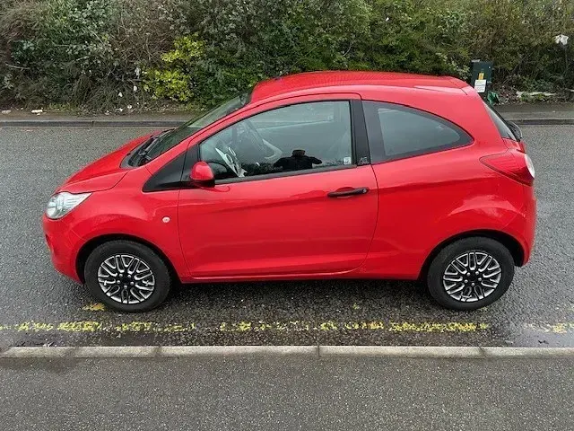 Używany Ford Ka Studio 69 KM (50 kW) 2014 Czerwony Hatchback