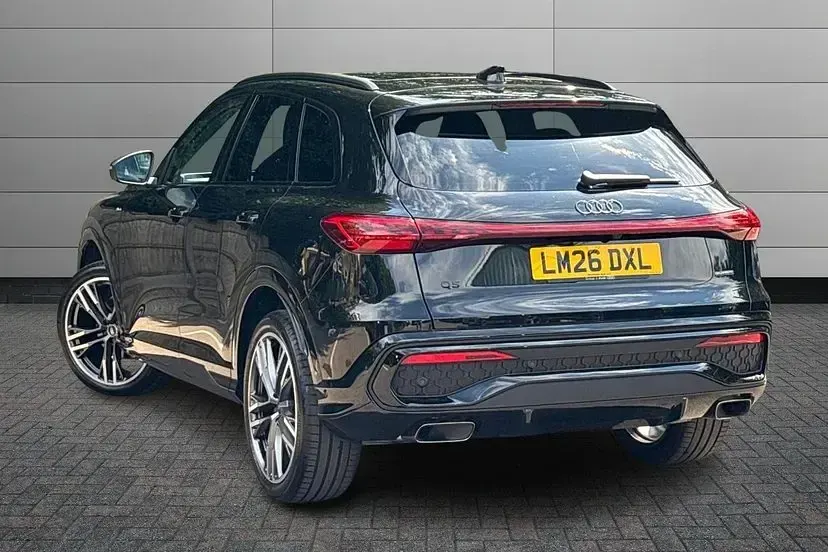 New Audi Q5 Sport 201 HP (147 kW) 2026 Mythos black SUV