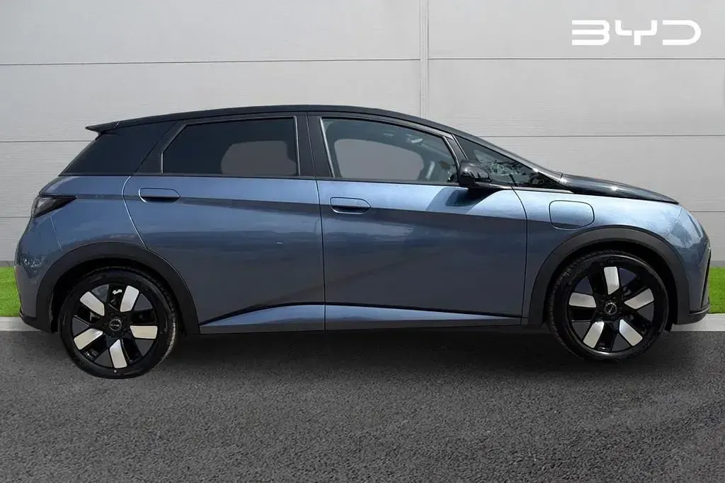 Used BYD Dolphin Design 150 kW (204 HP) 2025 Black/grey Hatchback