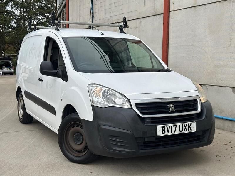 White Used 2017 Peugeot Partner Van | £6,495 (Fair price) - Image 1/4