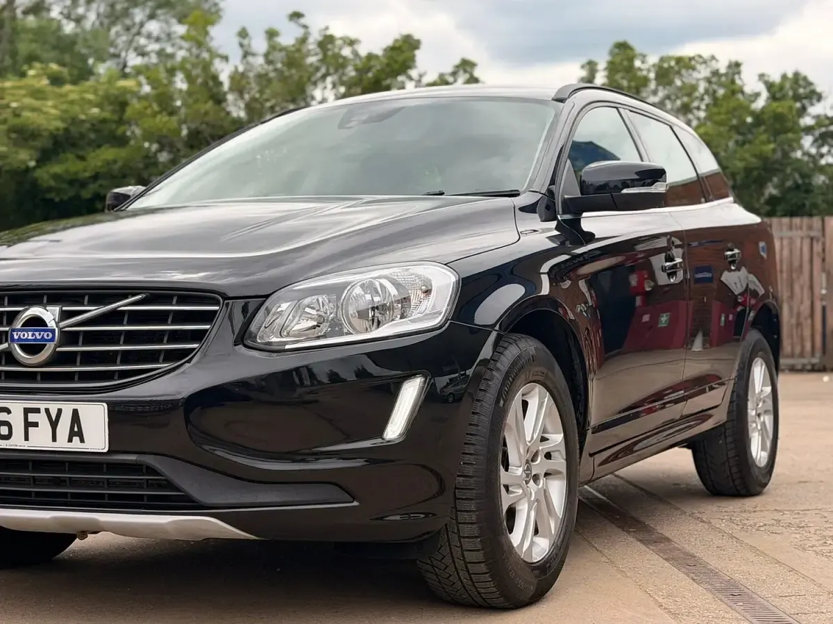 Used Volvo XC60 SE 190 HP (139 kW) 2016 Black SUV