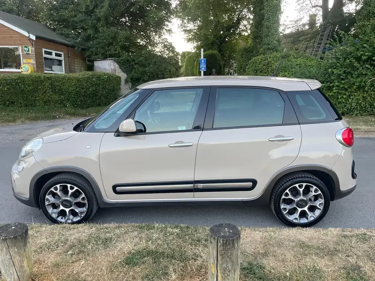 Used Fiat 500L Trekking 85 HP (62 kW) 2013 Beige MPV