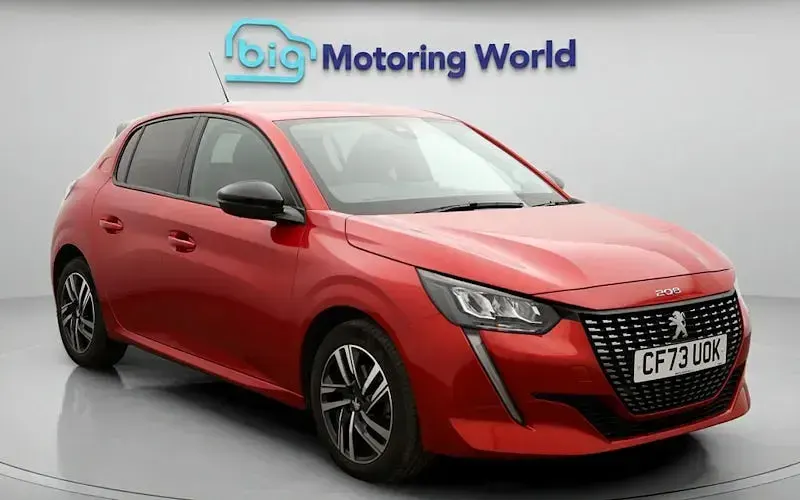 Gebraucht Peugeot 208 Allure+ 131 PS (96 kW) 2023 Kleinwagen