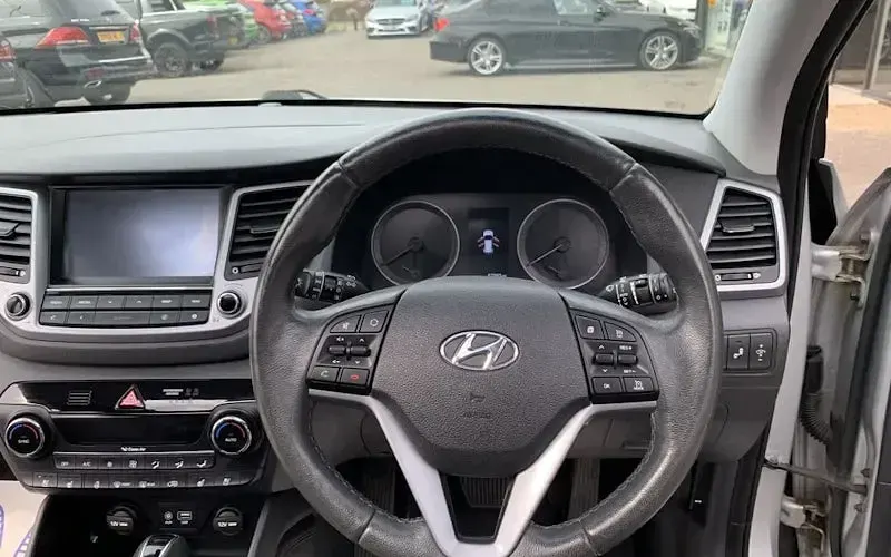 Used Hyundai Tucson Premium SE 141 HP (103 kW) 2016 Silver SUV