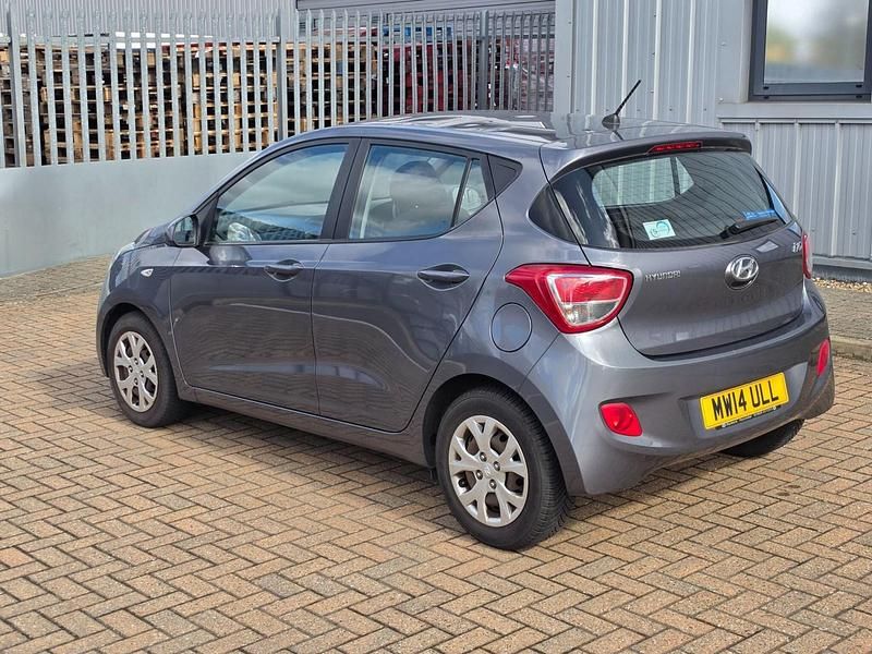 Used Hyundai i10 SE 67 HP (49 kW) 2014 Grey Hatchback