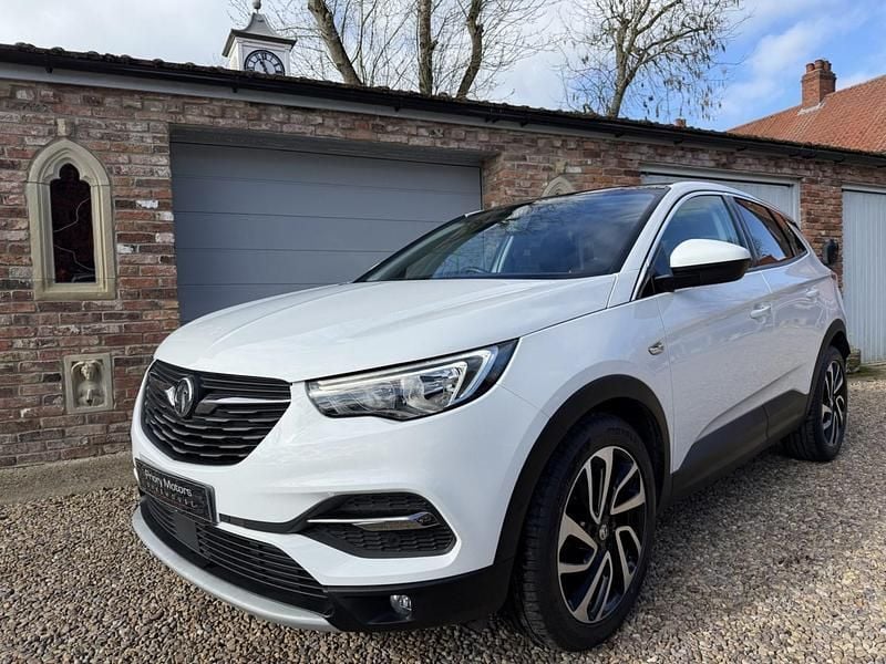 Used Vauxhall Grandland X Elite 130 HP (95 kW) 2018 White SUV
