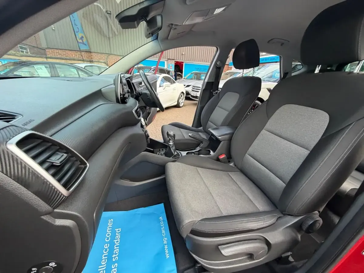 Used Hyundai Tucson SE 136 HP (100 kW) 2020 Red SUV