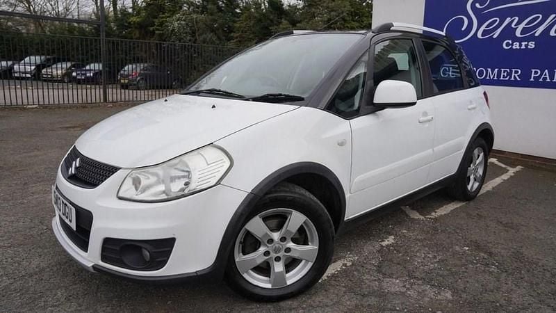 Used Suzuki SX4 SZ4 120 HP (88 kW) 2013 White SUV
